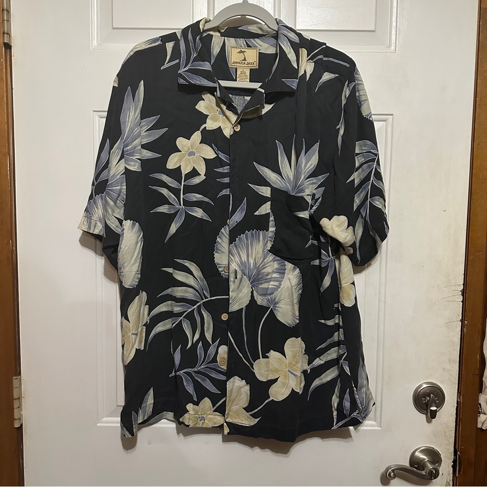 Jamaica Jaxx Men Button Shirt Lg Black Floral 100% Silk Floral Tropical Hawaiian
